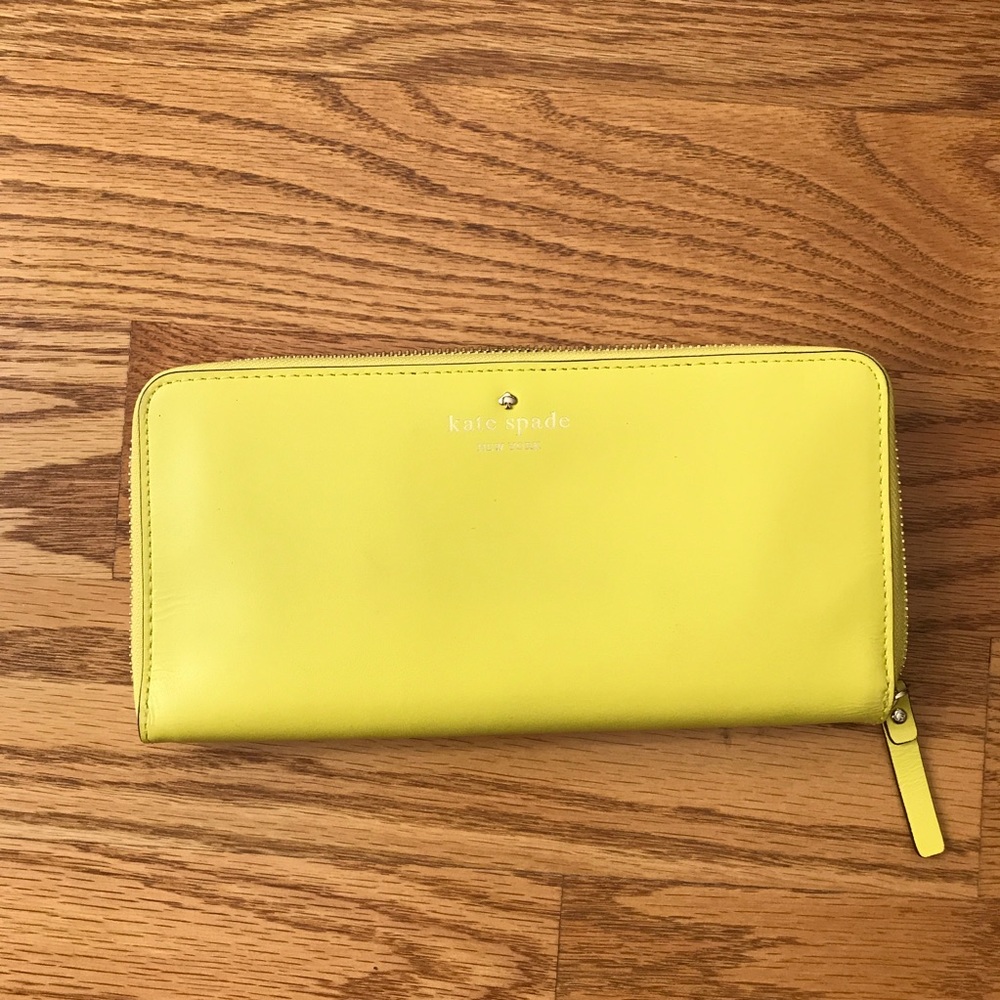 Kate Spade Travel Wallet